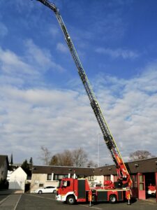 Drehleiter Meckenheim ausgefahren 2