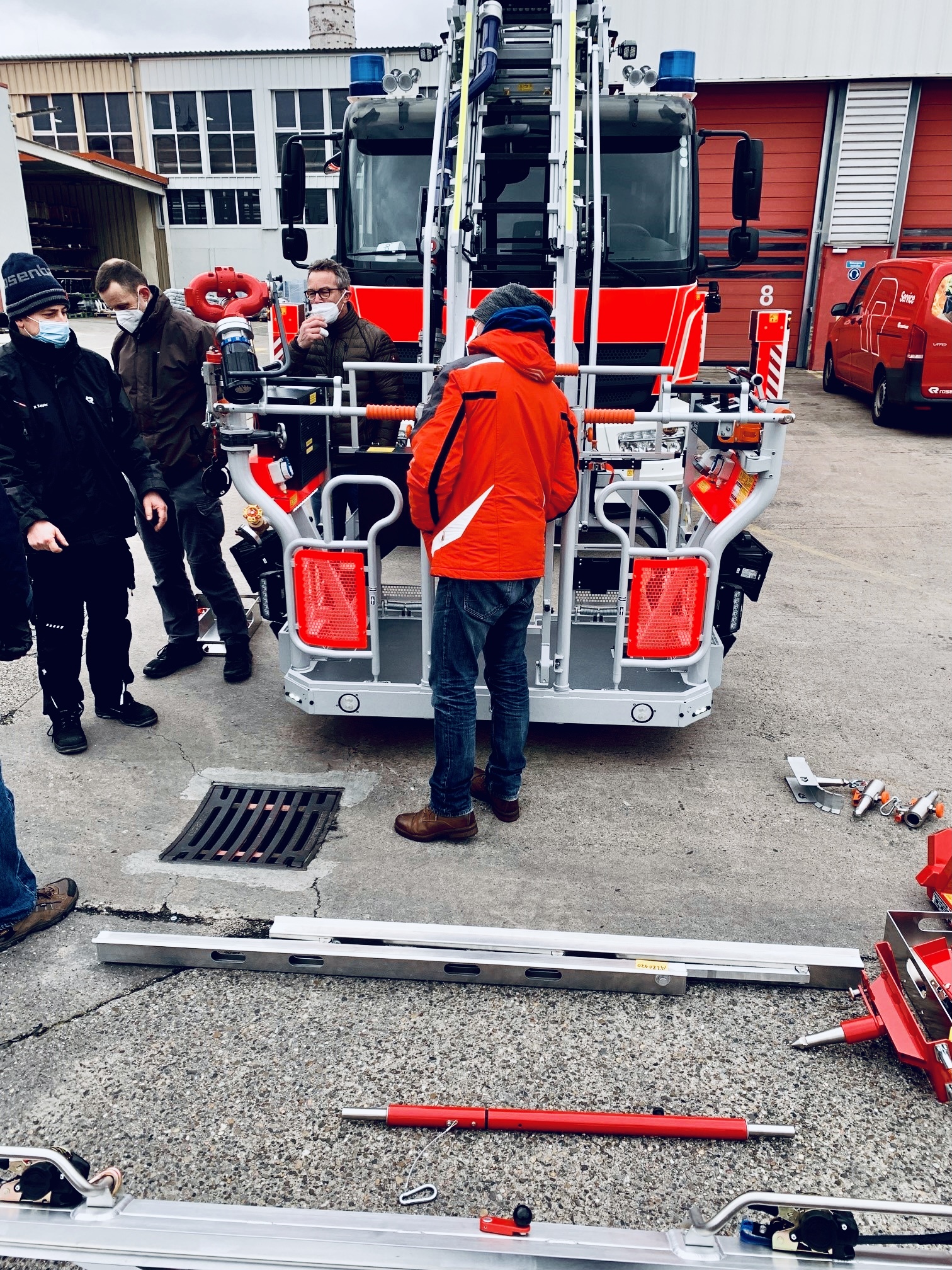 DLK_Berufsfeuerwehr_Bonn_Mitte_Rosenbauer_17_1512x2016 - W. Schmitt ...